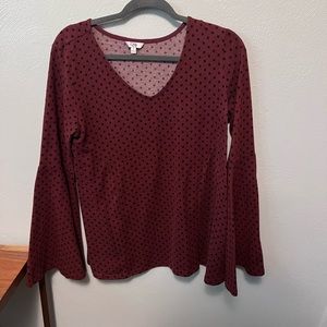 Q&A bell sleeved top